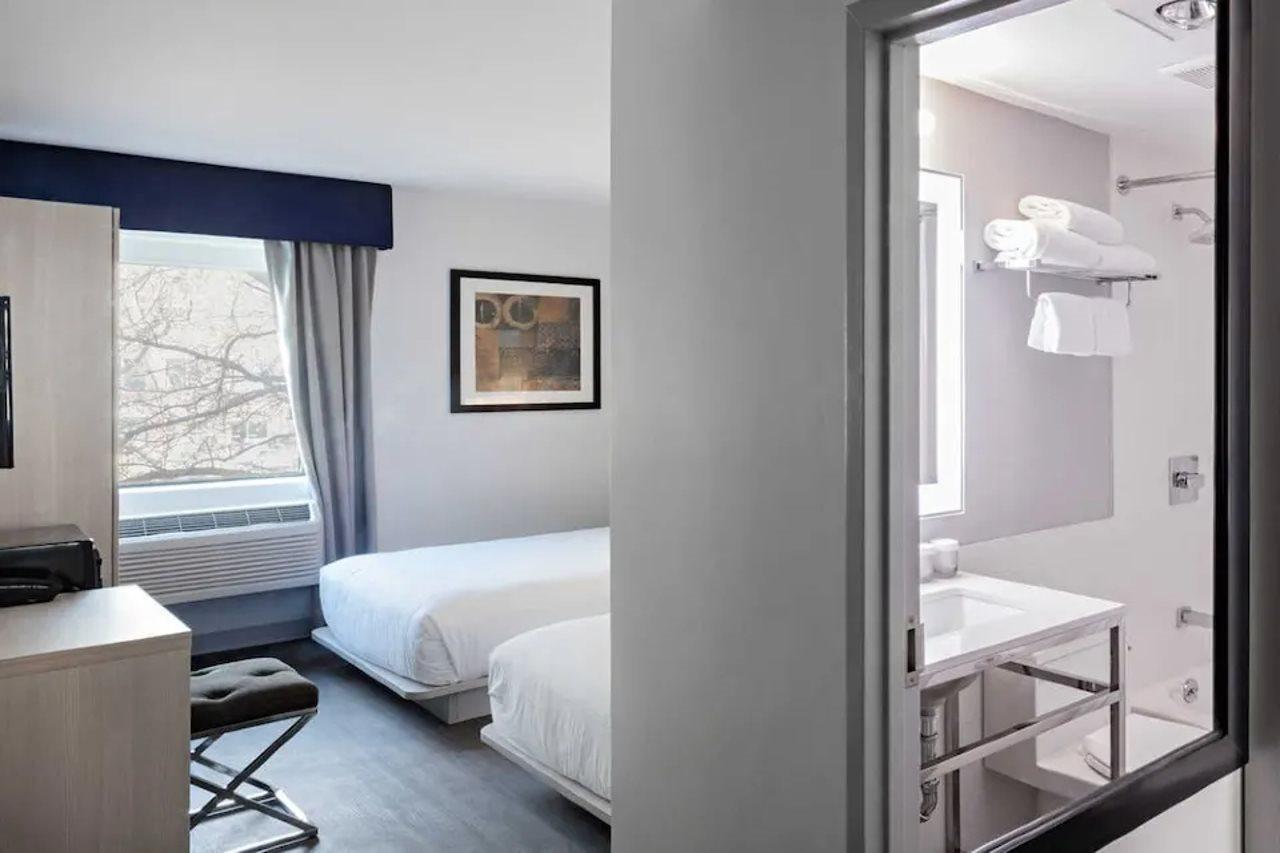 Hotel Gatsby Atenas Exterior foto A room at the hotel