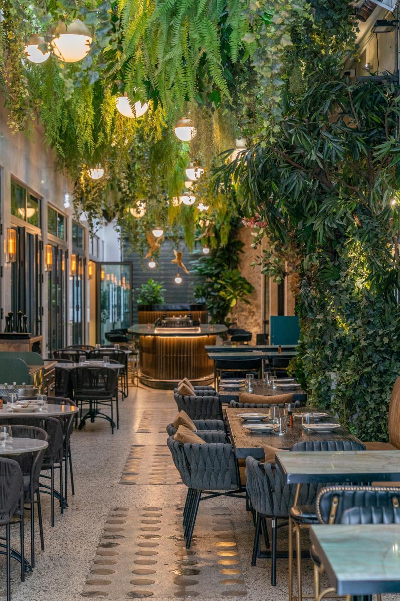 Hotel Gatsby Atenas Exterior foto The interior of the restaurant